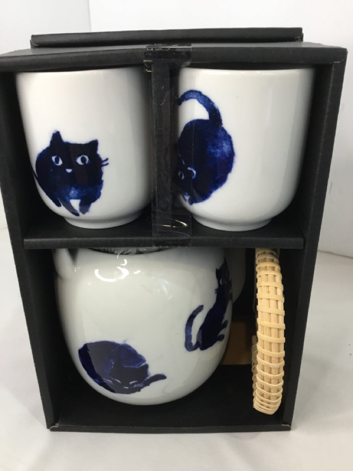 MIYA Oriental White/Blue Ceramic Cat Tea Set
