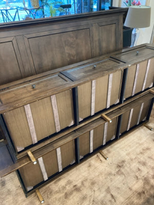 Queen Wood w/Drawers Brown Bed