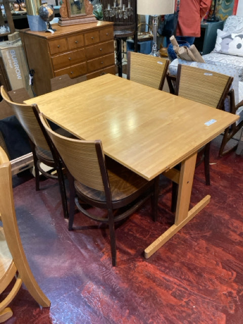 Retro Maple Expandable 4 Chairs Light Wood Table & Chairs