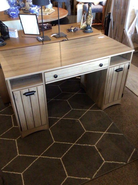 Knee hole Wood Greige Desk