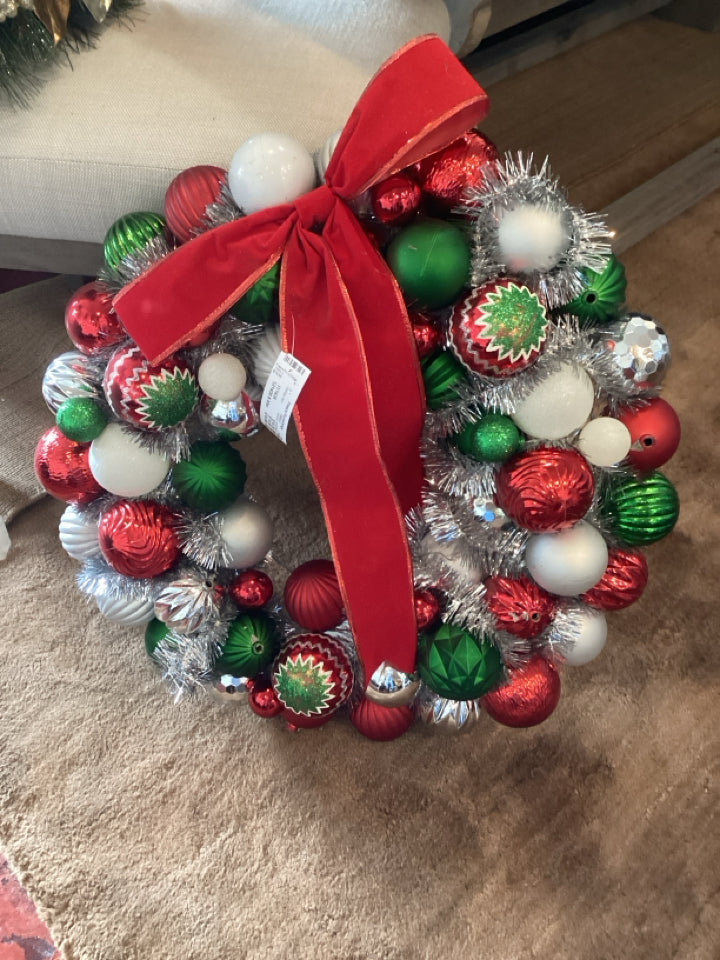 Wreath Red/Green Ornaments Holiday Item