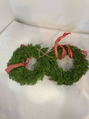 Wreath Green/Red Grapevine Pair Holiday Item