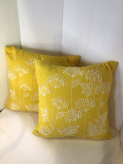 Pair Yellow/White Cotton Embroidered Dandelion Pillow Set