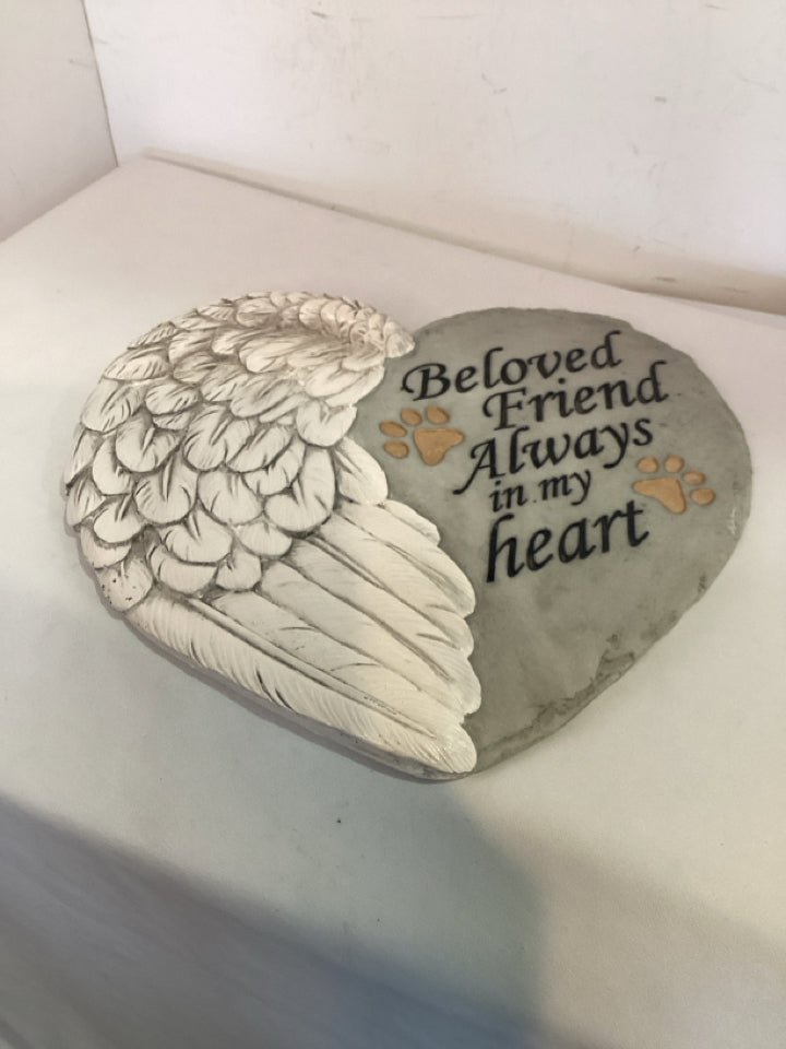 Memorial Gray/Cream Resin Heart Plaque