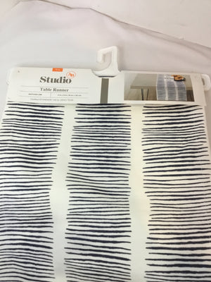 Studio 3B White/Blue Cotton Stripe New Table Runner