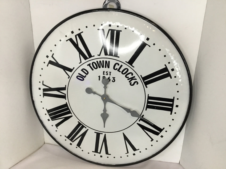 Battery White/Black Metal Clock