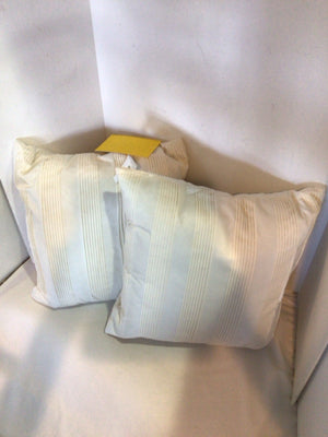 Cream Pleated Pillow Set