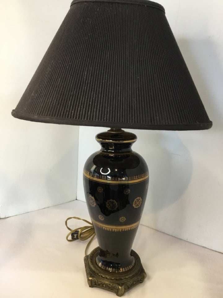 Traditional Black/Gold Porcelain Urn Lamp
