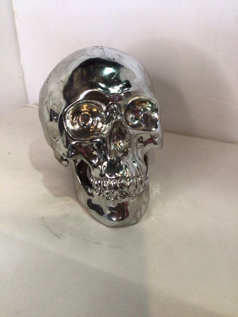 Silver Skull Holiday Item