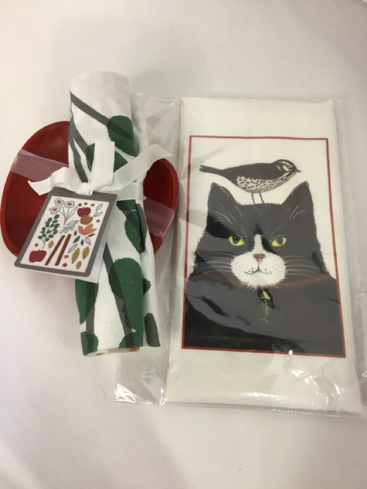 White/Black Flour Sack Cat Towel