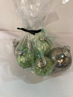 Gold/Green Metal In Bag Holiday Ornaments