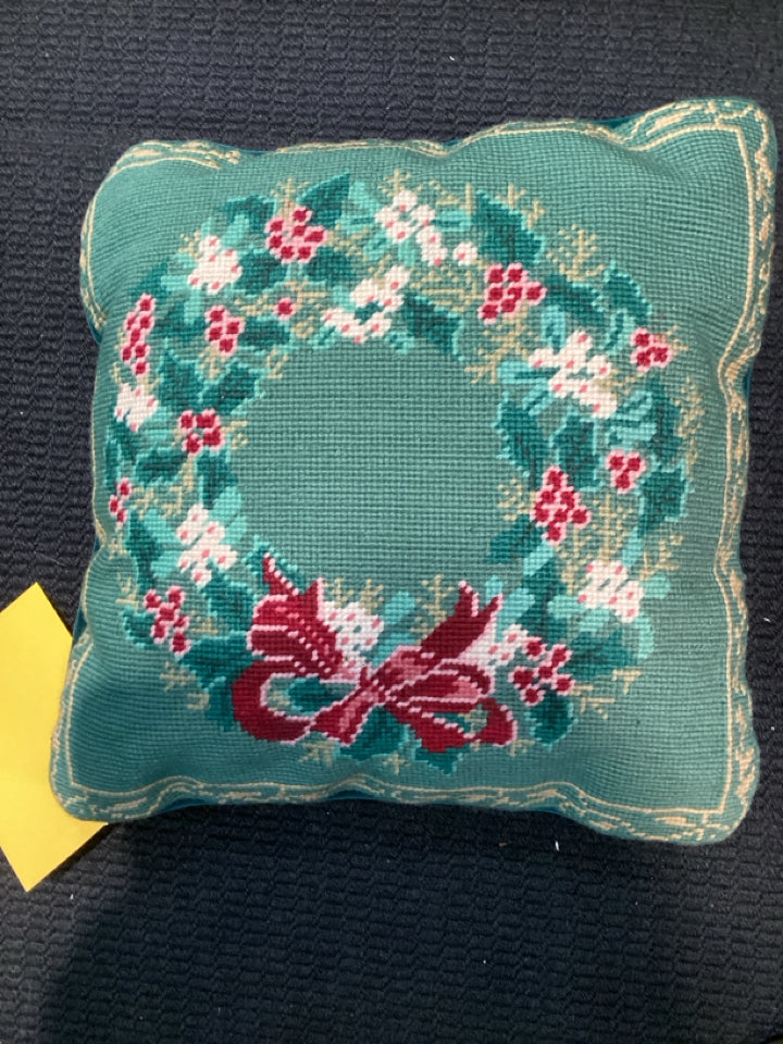 Vintage Christmas Green/Red Cotton Needlepoint Pillow Wreath Holiday Item