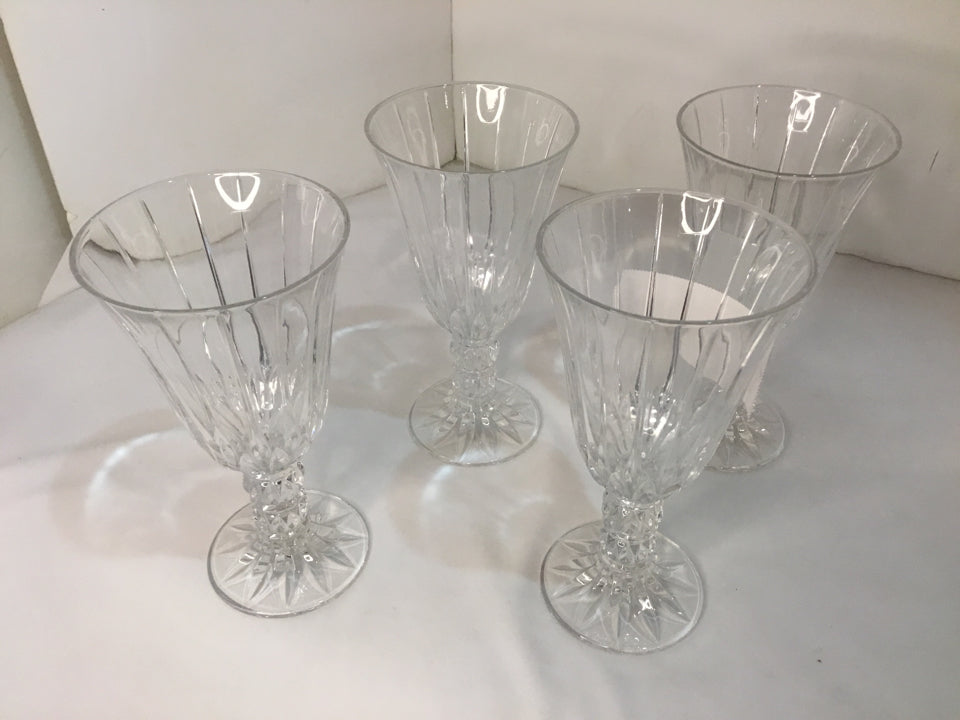Oneida Set of 4 Clear Crystal Glasses