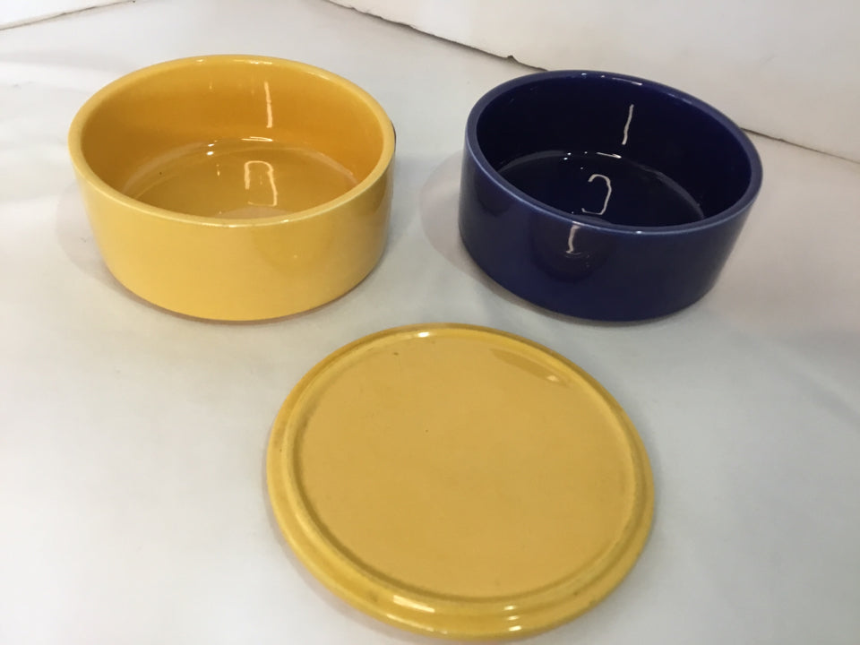 Fiestaware Vintage Pair Yellow/Blue Stoneware Stacked Bowl Set