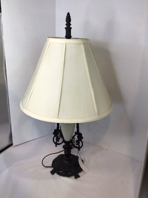 Black/White Metal Lamp