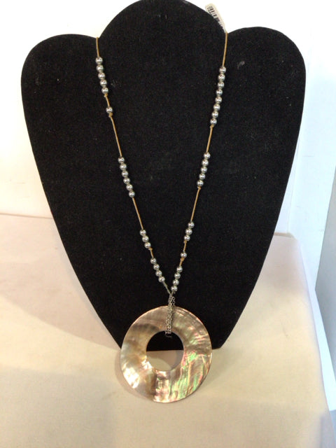 Shell Gray Circle Necklace