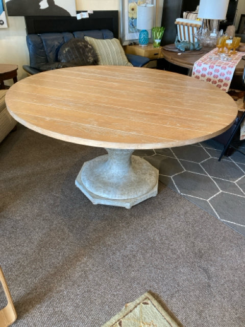 Hickory Chair Dinner Wood Round Pedestal Gray/Tan Table