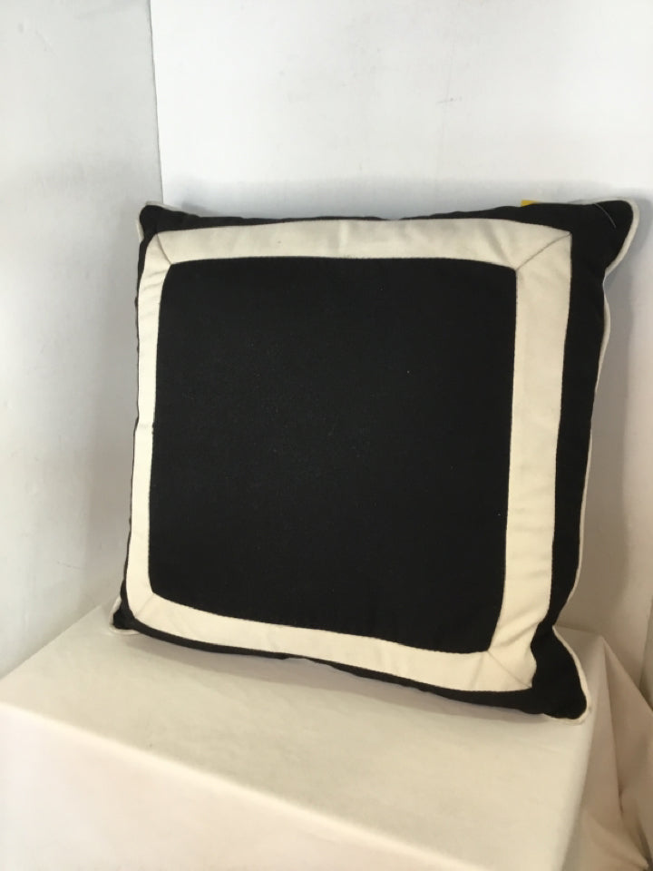 Black/White Cotton Pillow