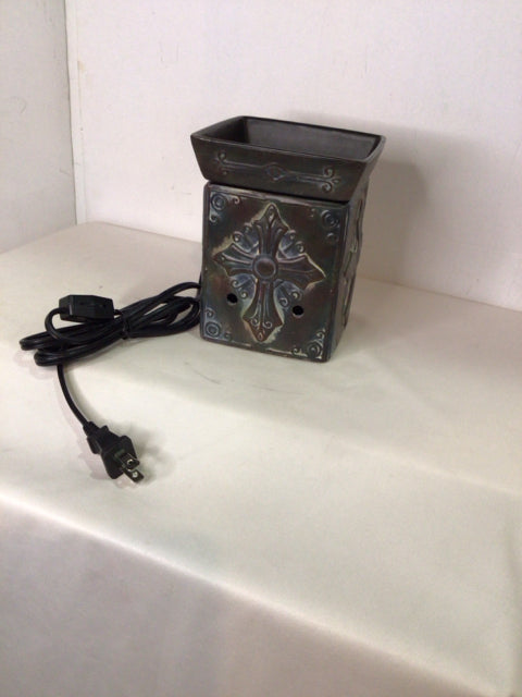 Scentsy Warmer Gray Cross Electric Candle