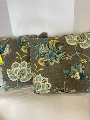 Gray/Aqua Polyester Floral Pillow Set