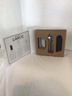 White/Black In Box Garlic Mill