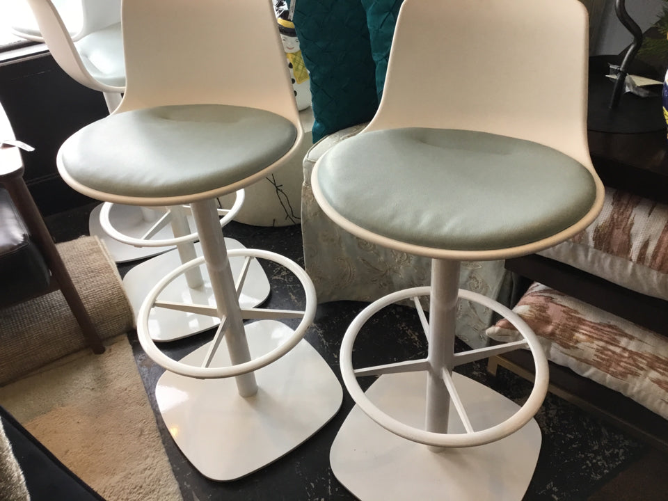 Pair Plastic White Barstool/Bar Stool