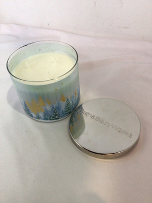 Bath & Body Works 3 wick White Candle