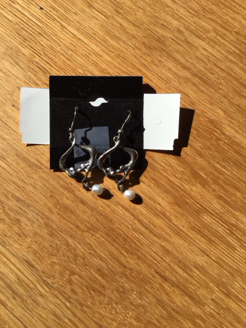 Silver White Pearl Earrings