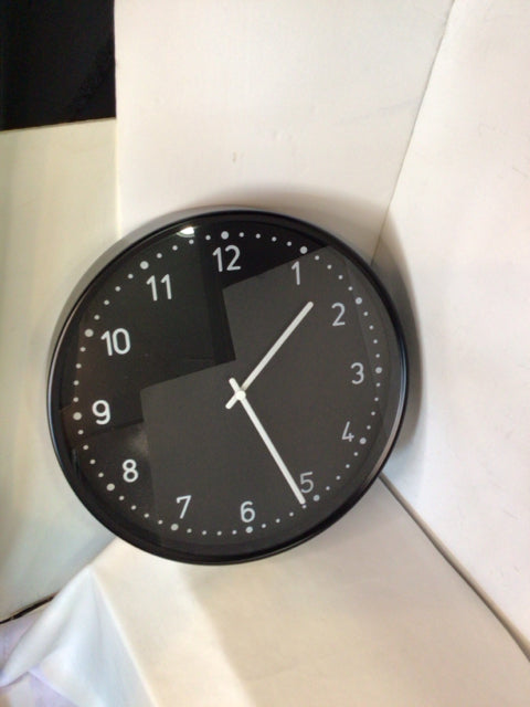 Black/White Metal Clock