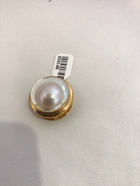 Gold Pearl Pendant