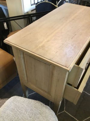 Sherrill Drawer Wood Cream Chest/Dresser