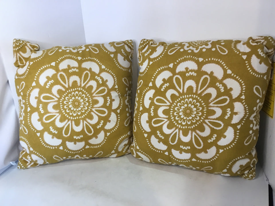 White/Gold Polyester Floral Pair Pillow Set