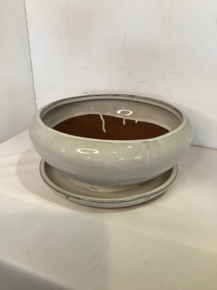 Outdoor/Outside White/Gray Ceramic Planter