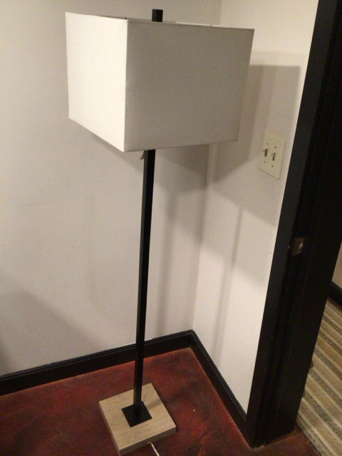 Floor Black/White Metal Lamp