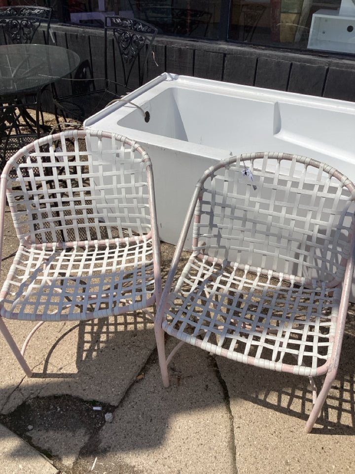 Brown Jordan Vintage Pair Outdoor/Outside White Chair Set