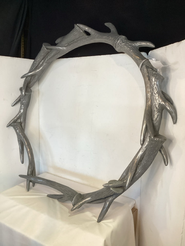 Silver Metal Antlers Wreath