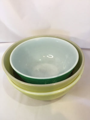 Pyrex Set of 3 Yellow/Green Glass Bowl Set