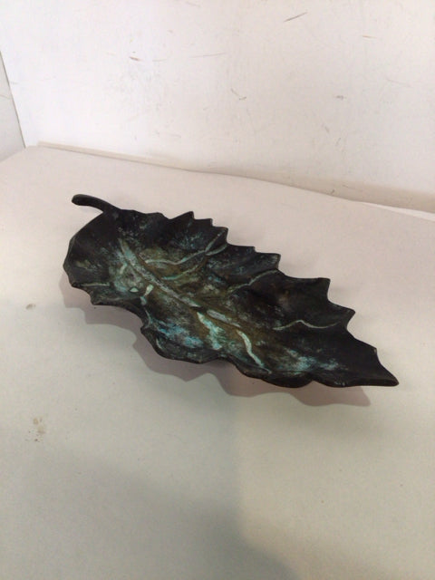 Green Metal Leaf Plate