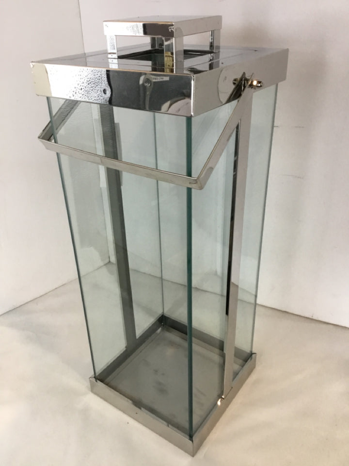 Silver Metal/Glass Lantern