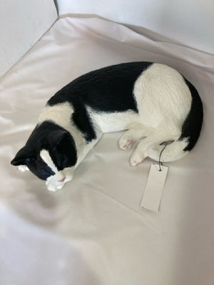 Black/White Ceramic Cat Statue