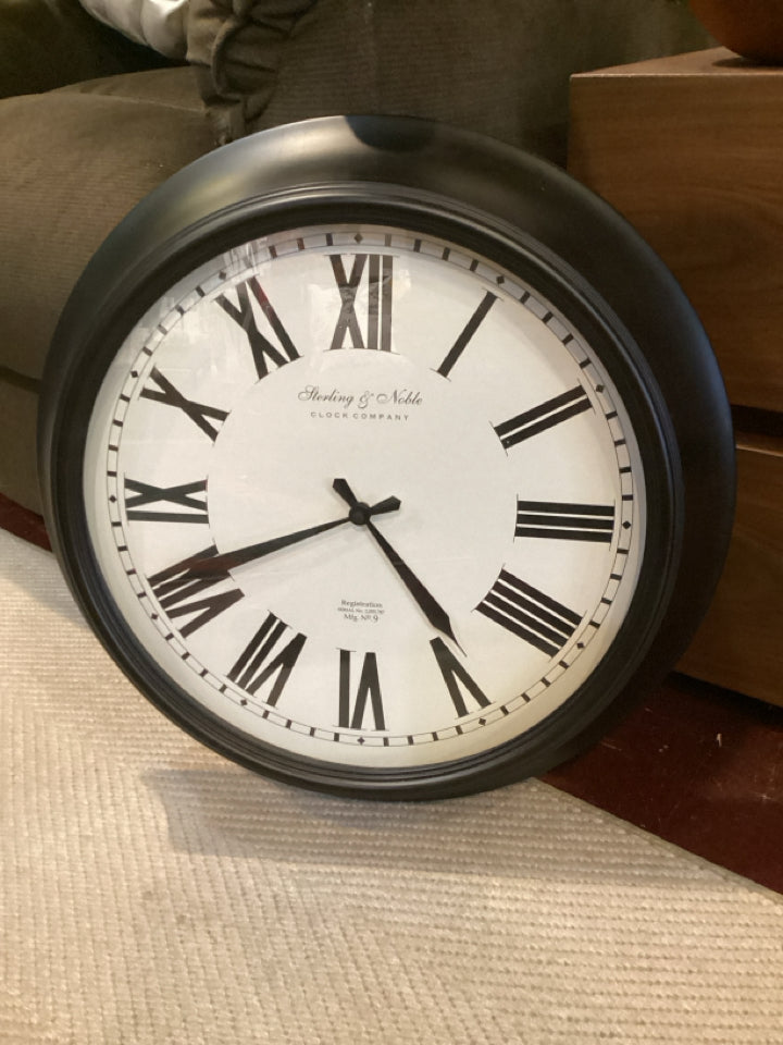 Round Black Round Clock