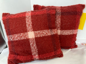 Luxe Decor Red/white Polyester Plaid Pillow Set