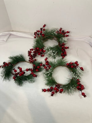 Wreath Green/Red Set of 3 Holiday Item