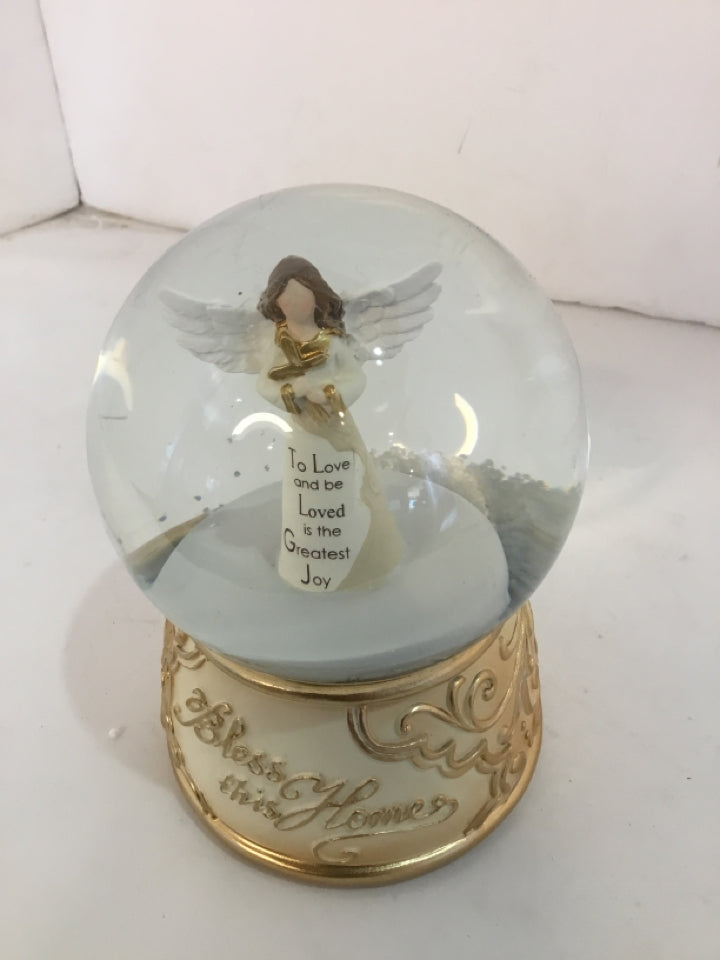 Snow Globe White/Gold Angel Holiday Item