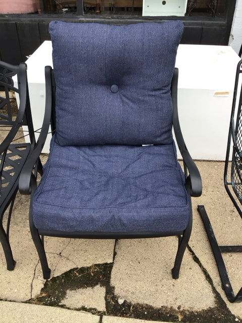 Crosley Cast Aluminum w/cushion Black Chair