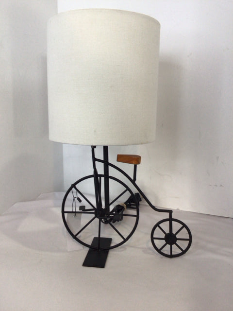 Black/White Metal Bicycle Lamp