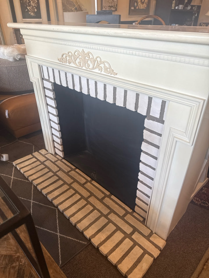 White Wood AS IS Mantle