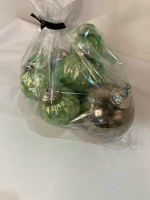 Gold/Green Metal In Bag Holiday Ornaments