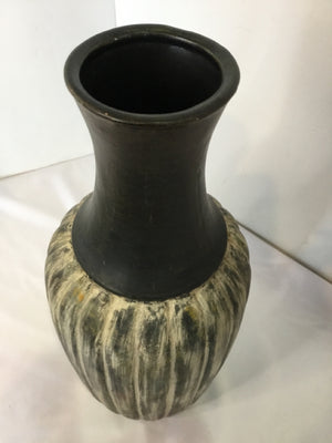Gray/Red Ceramic Ribbed Vase