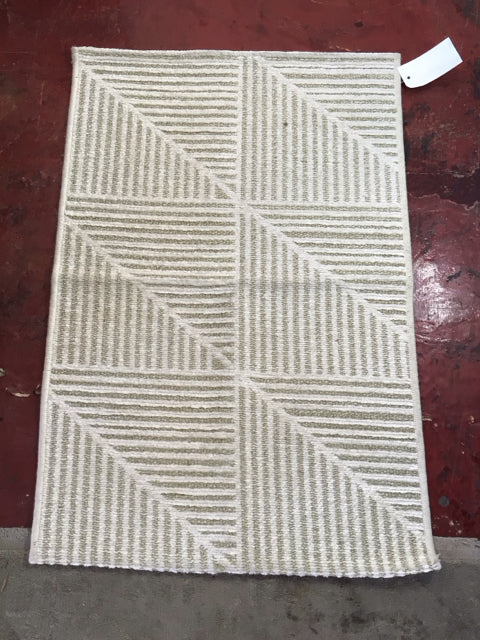 Sonoma Polyester Green/White Rug